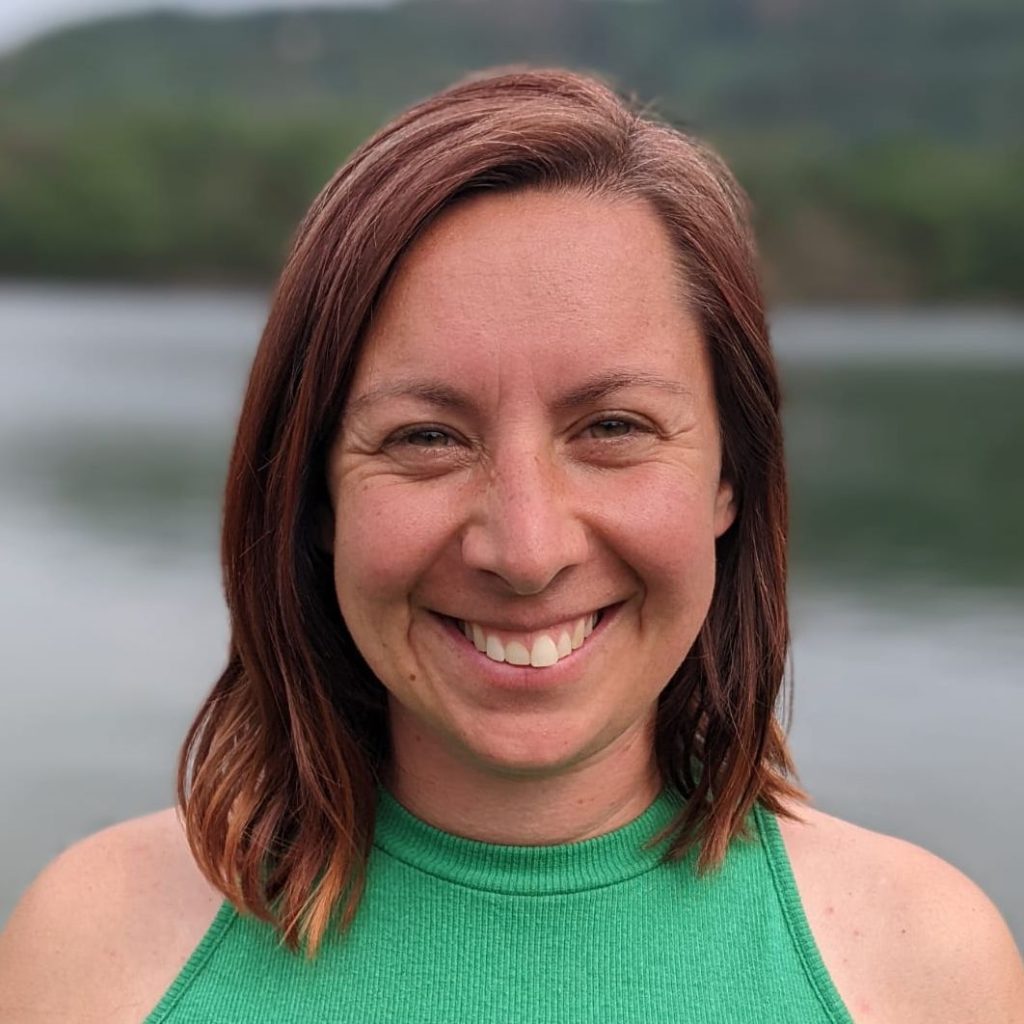 Jes Baikins Headshot Photo